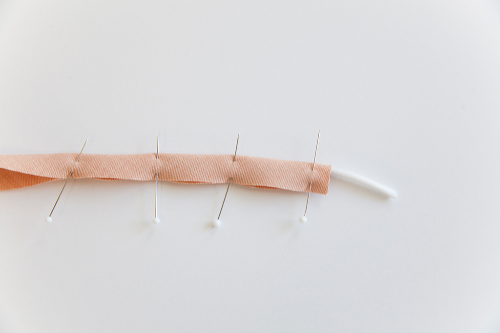 pinning rouleau button loop